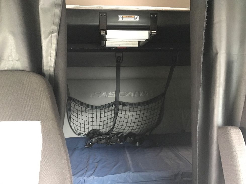 Sleeper Tractor-Heavy Duty Tractors-Freightliner-2022-T12664ST-Fontana-CA-516,376\n\t\tmiles-$ 78,750 - Image 16