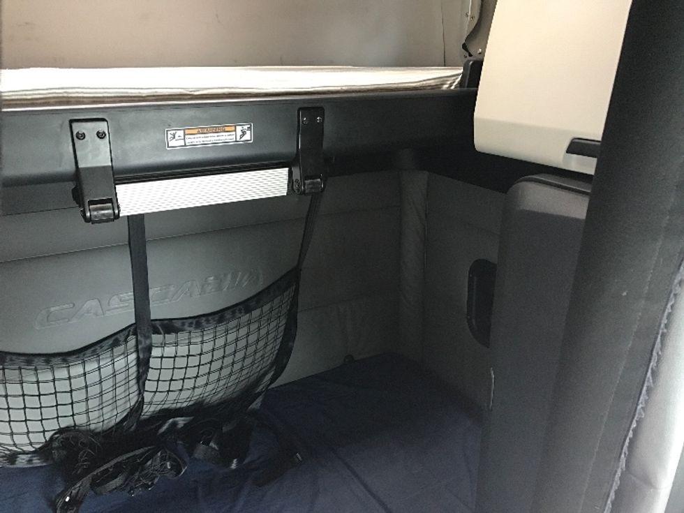 Sleeper Tractor-Heavy Duty Tractors-Freightliner-2022-T12664ST-Fontana-CA-516,376\n\t\tmiles-$ 78,750 - Image 17