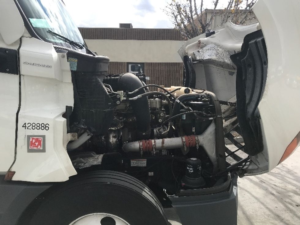 Sleeper Tractor-Heavy Duty Tractors-Freightliner-2022-T12664ST-Fontana-CA-516,376\n\t\tmiles-$ 78,750 - Image 20