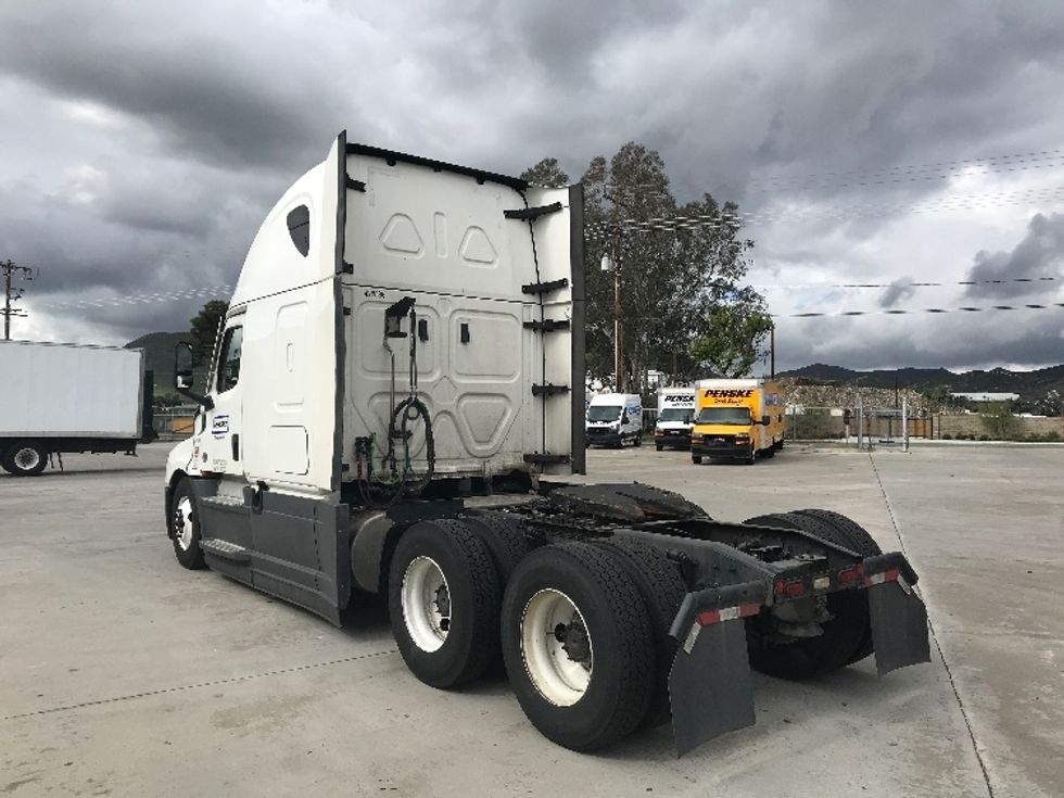 Sleeper Tractor-Heavy Duty Tractors-Freightliner-2022-T12664ST-Fontana-CA-516,376\n\t\tmiles-$ 78,750 - Image 5