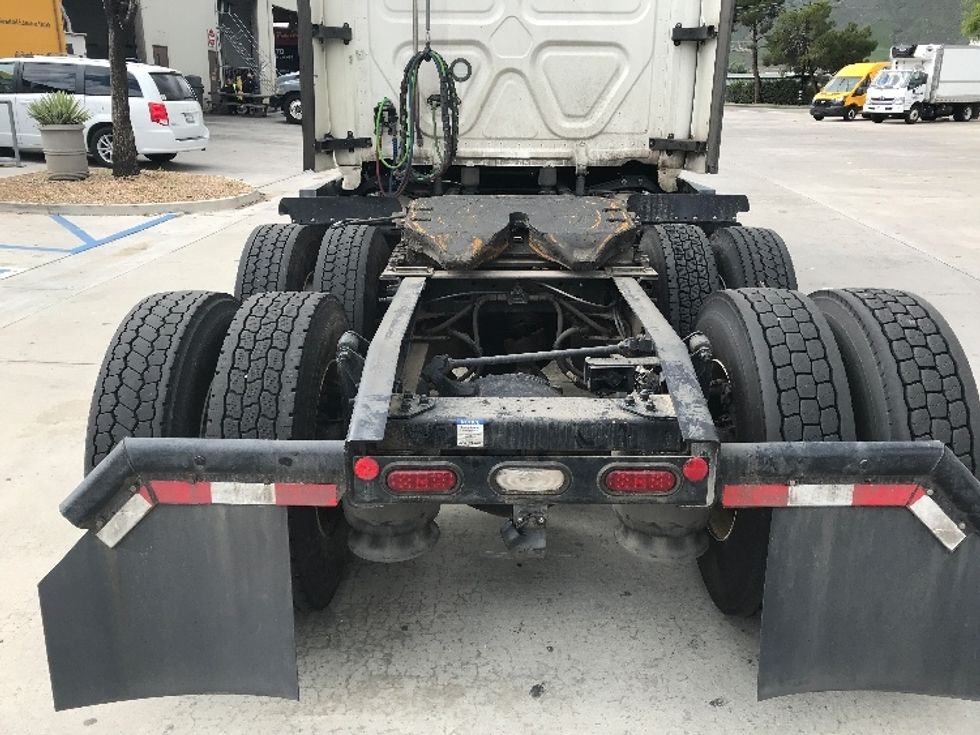 Sleeper Tractor-Heavy Duty Tractors-Freightliner-2022-T12664ST-Fontana-CA-516,376\n\t\tmiles-$ 78,750 - Image 6