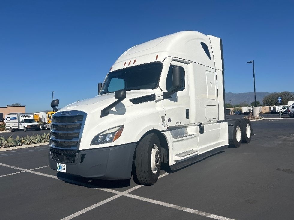 Sleeper Tractor-Heavy Duty Tractors-Freightliner-2022-T12664ST-Fontana-CA-577,520\n\t\tmiles-$ 71,750 - Image 3