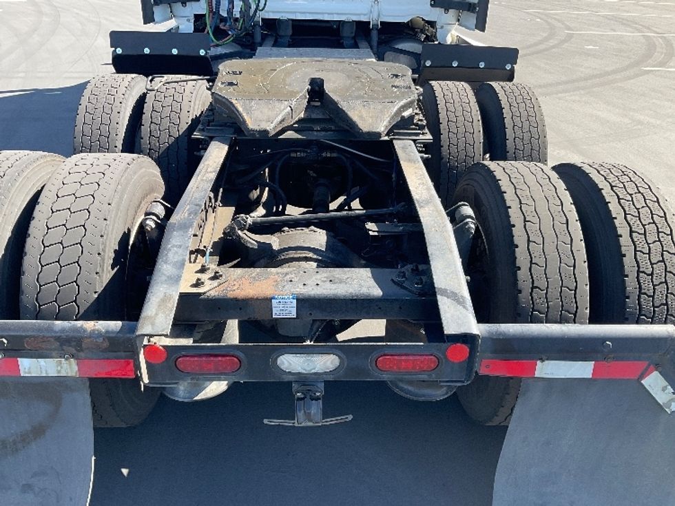 Sleeper Tractor-Heavy Duty Tractors-Freightliner-2022-T12664ST-Fontana-CA-598,408\n\t\tmiles-$ 69,750 - Image 6