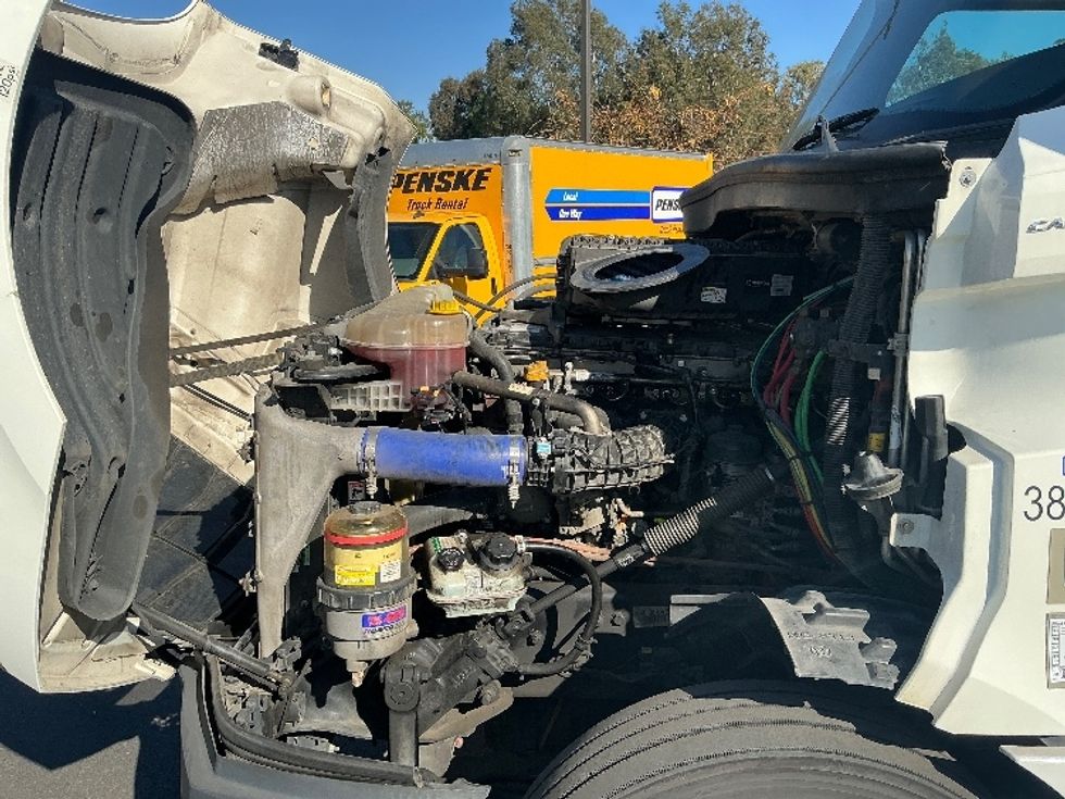 Sleeper Tractor-Heavy Duty Tractors-Freightliner-2022-T12664ST-Fontana-CA-684,823\n\t\tmiles-$ 55,750 - Image 21