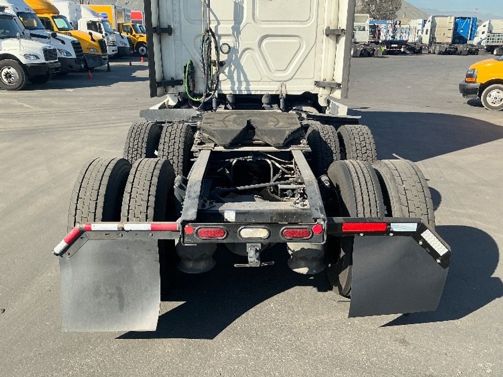 Sleeper Tractor-Heavy Duty Tractors-Freightliner-2022-T12664ST-Fontana-CA-684,823\n\t\tmiles-$ 55,750 - Image 6