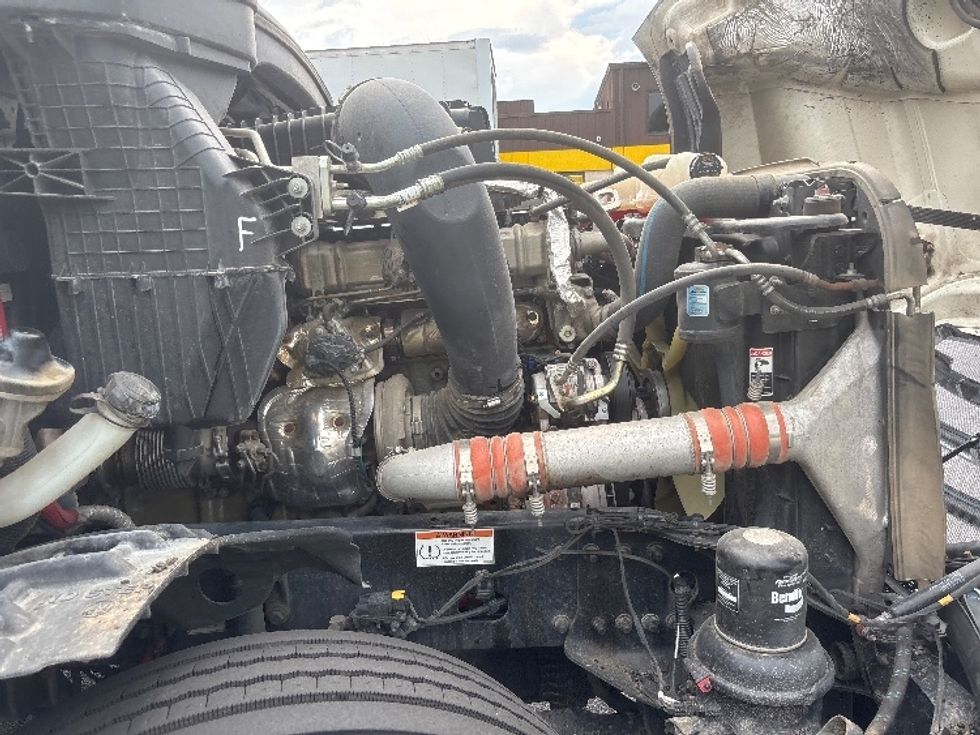 Sleeper Tractor-Heavy Duty Tractors-Freightliner-2022-T12664ST-Forest Park-GA-270,037\n\t\tmiles-$ 102,250 - Image 20