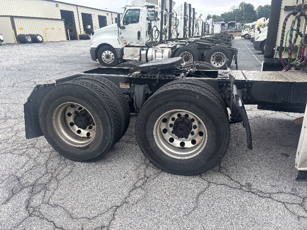 Sleeper Tractor-Heavy Duty Tractors-Freightliner-2022-T12664ST-Forest Park-GA-359,859\n\t\tmiles-$ 93,750 - Image 24