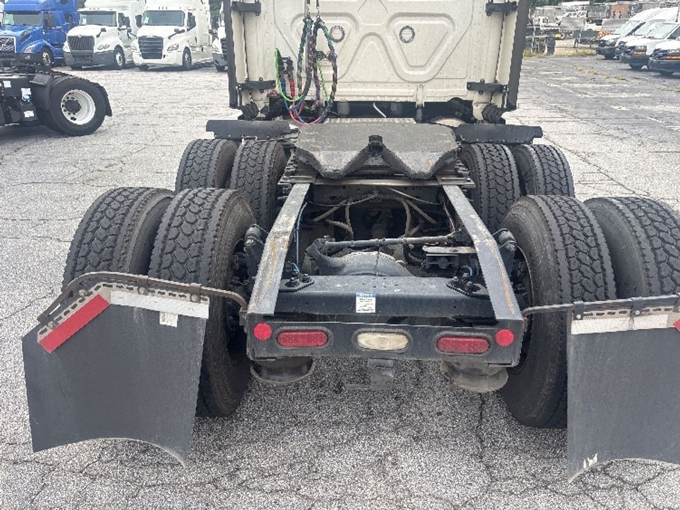 Sleeper Tractor-Heavy Duty Tractors-Freightliner-2022-T12664ST-Forest Park-GA-359,859\n\t\tmiles-$ 93,750 - Image 6