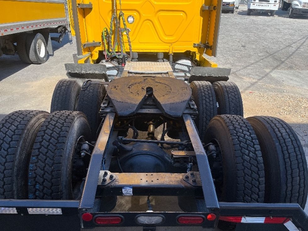 Sleeper Tractor-Heavy Duty Tractors-Freightliner-2022-T12664ST-Forest Park-GA-472,533\n\t\tmiles-$ 69,500 - Image 6