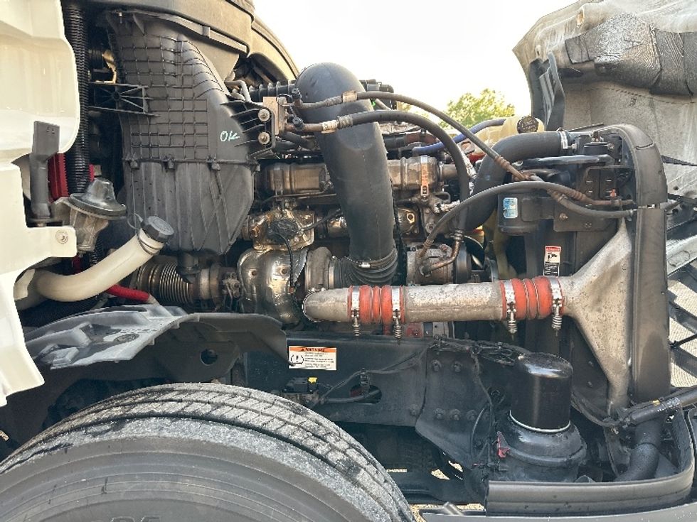 Sleeper Tractor-Heavy Duty Tractors-Freightliner-2022-T12664ST-Forest Park-GA-504,507\n\t\tmiles-$ 65,500 - Image 20