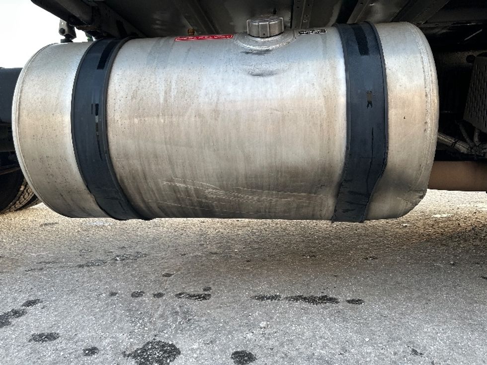 Sleeper Tractor-Heavy Duty Tractors-Freightliner-2022-T12664ST-Forest Park-GA-504,507\n\t\tmiles-$ 65,500 - Image 22