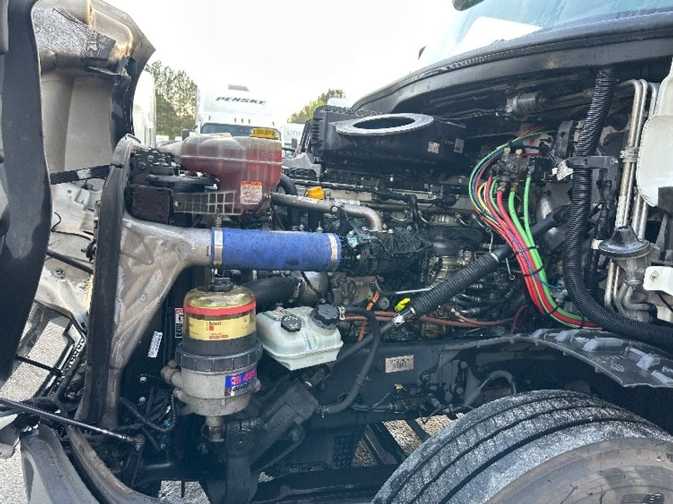 Sleeper Tractor-Heavy Duty Tractors-Freightliner-2022-T12664ST-Forest Park-GA-511,126\n\t\tmiles-$ 65,250 - Image 21