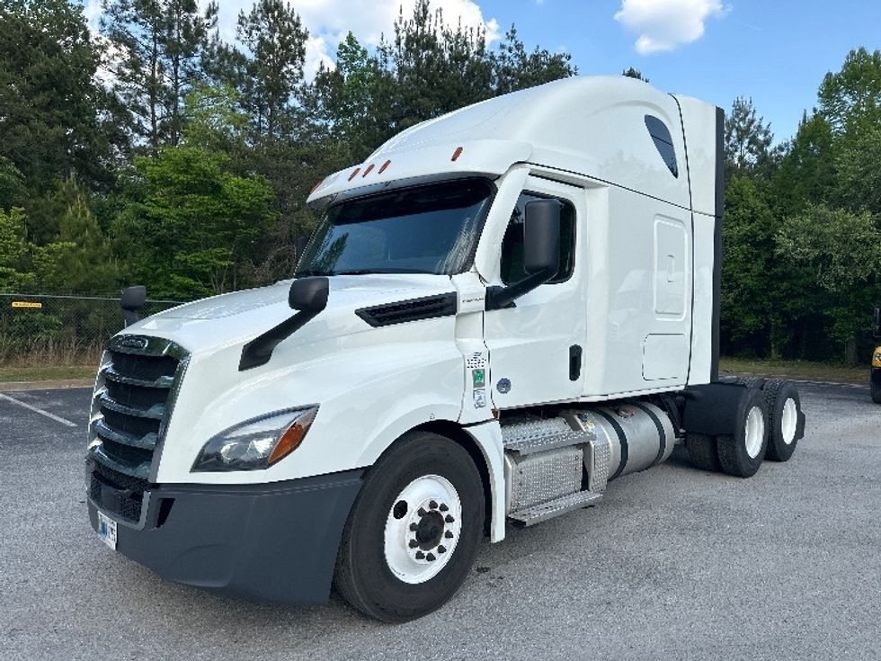 Sleeper Tractor-Heavy Duty Tractors-Freightliner-2022-T12664ST-Forest Park-GA-511,126\n\t\tmiles-$ 65,250 - Image 3