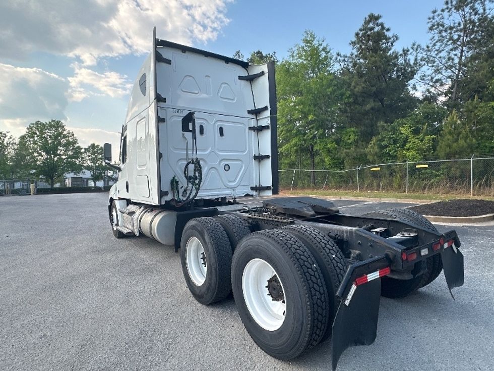 Sleeper Tractor-Heavy Duty Tractors-Freightliner-2022-T12664ST-Forest Park-GA-511,126\n\t\tmiles-$ 65,250 - Image 5