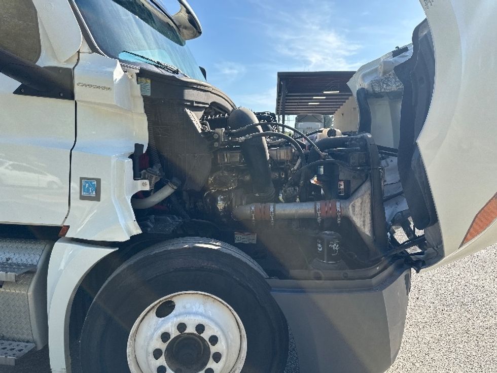 Sleeper Tractor-Heavy Duty Tractors-Freightliner-2022-T12664ST-Forest Park-GA-580,816\n\t\tmiles-$ 58,000 - Image 20