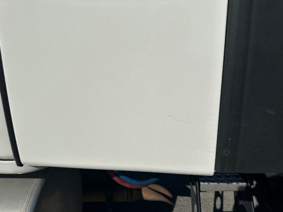 Sleeper Tractor-Heavy Duty Tractors-Freightliner-2022-T12664ST-Forest Park-GA-580,816\n\t\tmiles-$ 58,000 - Image 22