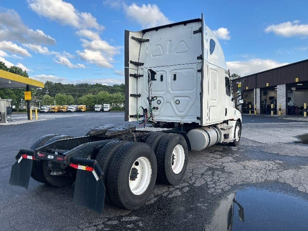 Sleeper Tractor-Heavy Duty Tractors-Freightliner-2022-T12664ST-Forest Park-GA-635,795\n\t\tmiles-$ 52,250 - Image 7