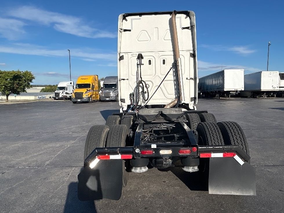 Sleeper Tractor-Heavy Duty Tractors-Freightliner-2022-T12664ST-Forest Park-GA-765,677\n\t\tmiles-$ 50,000 - Image 6
