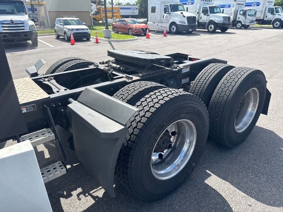 Sleeper Tractor-Heavy Duty Tractors-Freightliner-2022-T12664ST-Fort Myers-FL-445,125\n\t\tmiles-$ 76,750 - Image 23