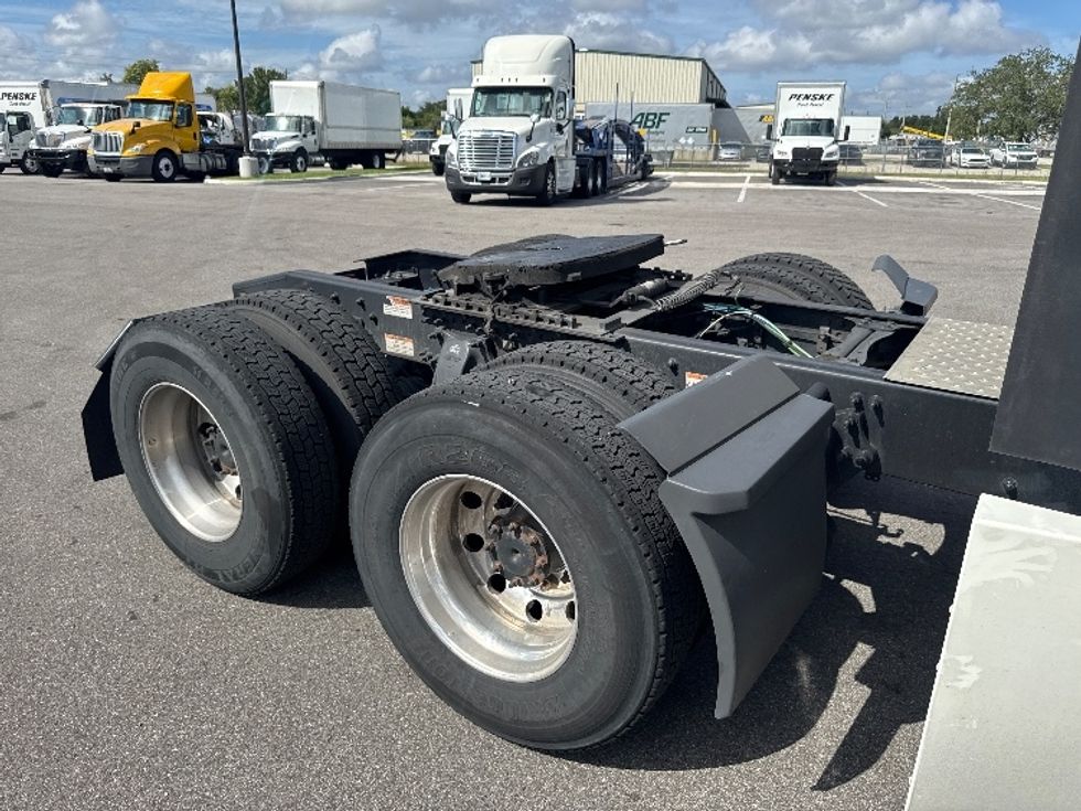 Sleeper Tractor-Heavy Duty Tractors-Freightliner-2022-T12664ST-Fort Myers-FL-445,125\n\t\tmiles-$ 76,750 - Image 24