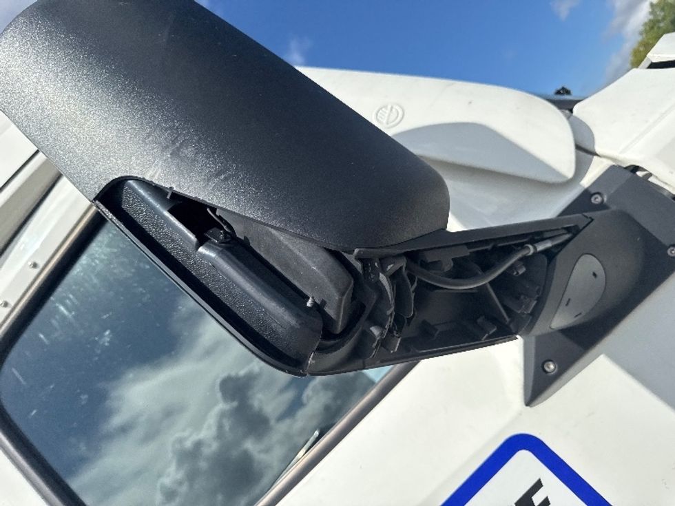 Sleeper Tractor-Heavy Duty Tractors-Freightliner-2022-T12664ST-Fort Myers-FL-445,125\n\t\tmiles-$ 76,750 - Image 26