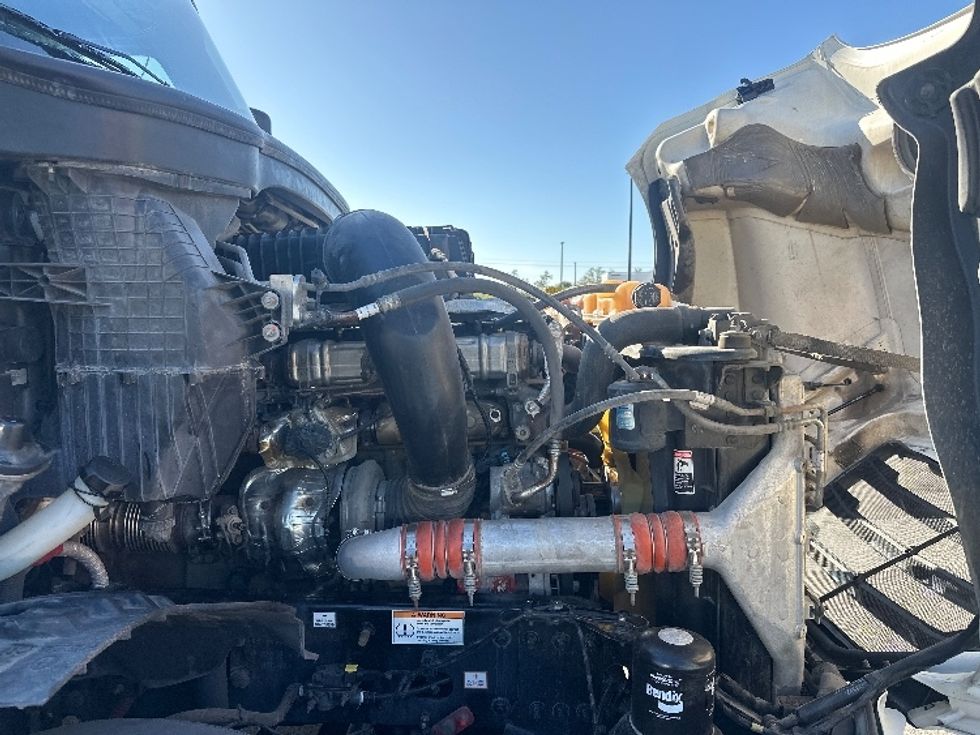 Sleeper Tractor-Heavy Duty Tractors-Freightliner-2022-T12664ST-Fort Myers-FL-456,025\n\t\tmiles-$ 73,250 - Image 20