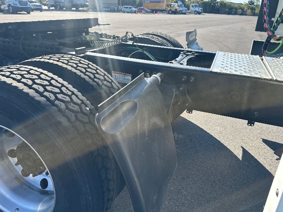 Sleeper Tractor-Heavy Duty Tractors-Freightliner-2022-T12664ST-Fort Myers-FL-456,025\n\t\tmiles-$ 73,250 - Image 24