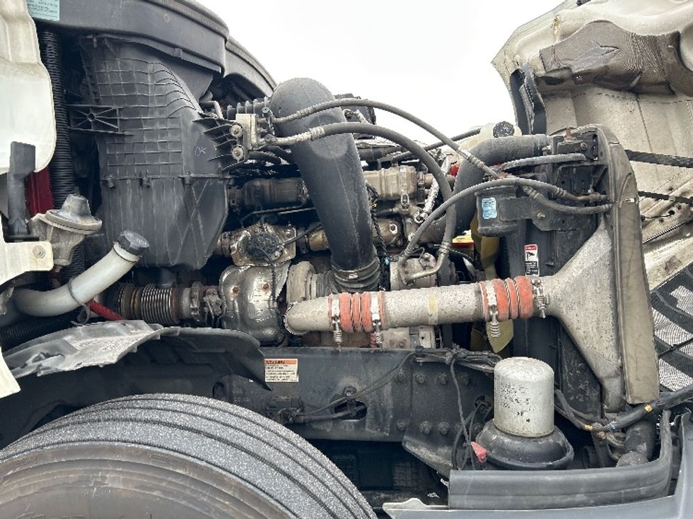 Sleeper Tractor-Heavy Duty Tractors-Freightliner-2022-T12664ST-Fort Myers-FL-623,502\n\t\tmiles-$ 54,250 - Image 20