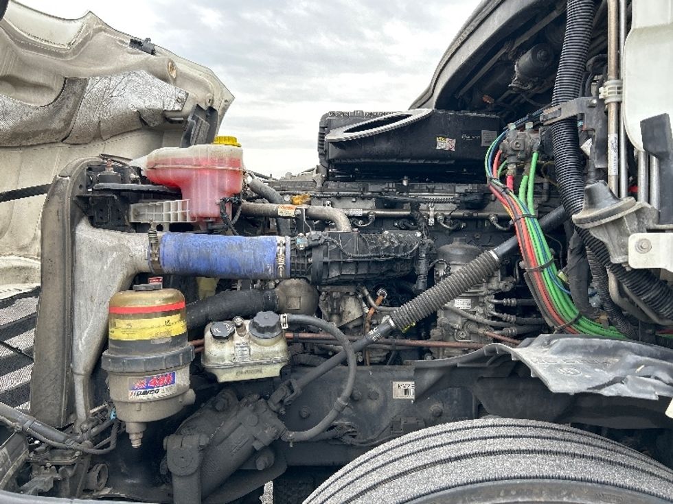 Sleeper Tractor-Heavy Duty Tractors-Freightliner-2022-T12664ST-Fort Myers-FL-623,502\n\t\tmiles-$ 54,250 - Image 21