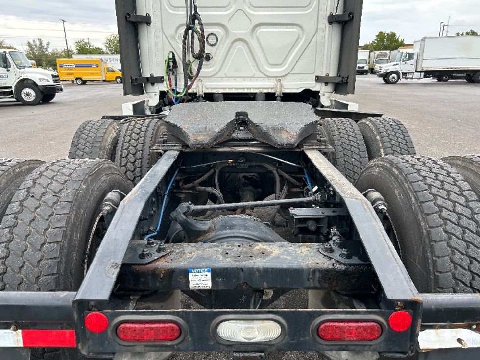 Sleeper Tractor-Heavy Duty Tractors-Freightliner-2022-T12664ST-Fort Myers-FL-623,502\n\t\tmiles-$ 54,250 - Image 6