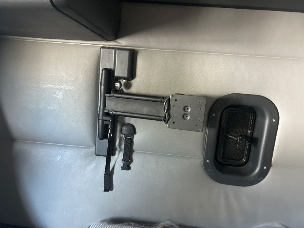 Sleeper Tractor-Heavy Duty Tractors-Freightliner-2022-T12664ST-Fort Wayne-IN-427,397\n\t\tmiles-$ 71,250 - Image 23