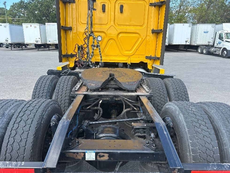 Sleeper Tractor-Heavy Duty Tractors-Freightliner-2022-T12664ST-Fort Wayne-IN-427,397\n\t\tmiles-$ 71,250 - Image 6