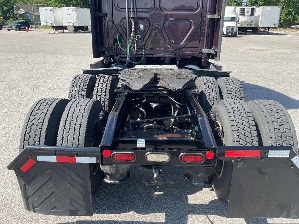 Sleeper Tractor-Heavy Duty Tractors-Freightliner-2022-T12664ST-Fort Wayne-IN-439,662\n\t\tmiles-$ 75,750 - Image 6