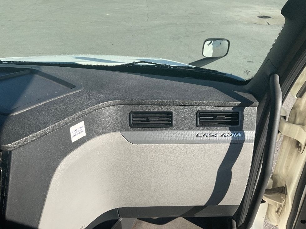 Sleeper Tractor-Heavy Duty Tractors-Freightliner-2022-T12664ST-Fort Wayne-IN-474,505\n\t\tmiles-$ 71,000 - Image 14