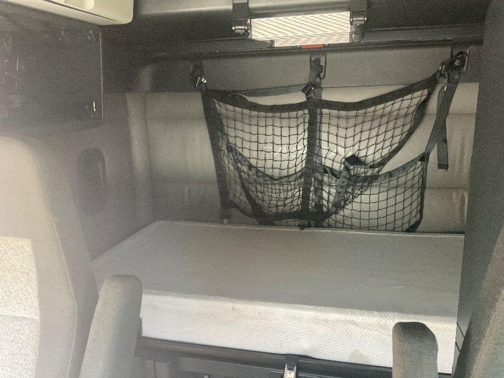 Sleeper Tractor-Heavy Duty Tractors-Freightliner-2022-T12664ST-Fort Wayne-IN-474,505\n\t\tmiles-$ 71,000 - Image 16