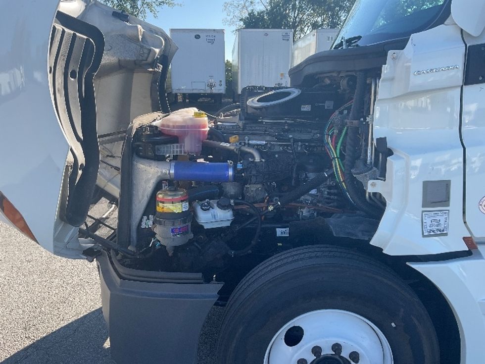 Sleeper Tractor-Heavy Duty Tractors-Freightliner-2022-T12664ST-Fort Wayne-IN-474,505\n\t\tmiles-$ 71,000 - Image 21