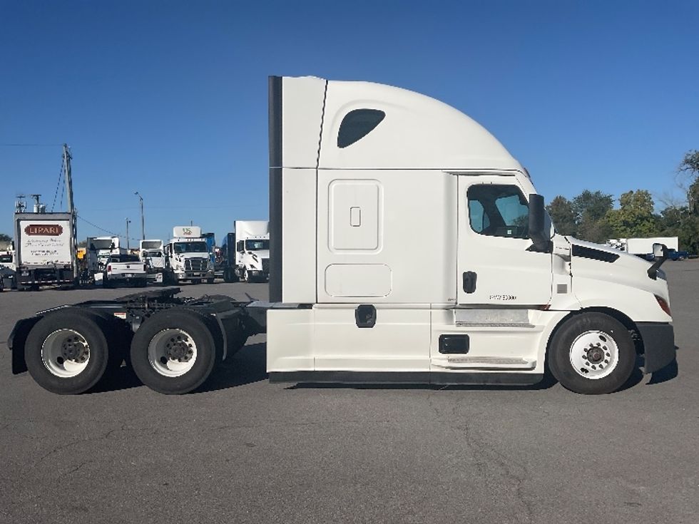 Sleeper Tractor-Heavy Duty Tractors-Freightliner-2022-T12664ST-Fort Wayne-IN-474,505\n\t\tmiles-$ 71,000 - Image 8