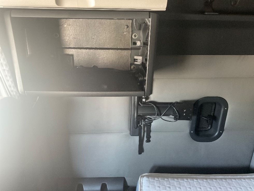 Sleeper Tractor-Heavy Duty Tractors-Freightliner-2022-T12664ST-Fort Wayne-IN-507,909\n\t\tmiles-$ 67,750 - Image 19