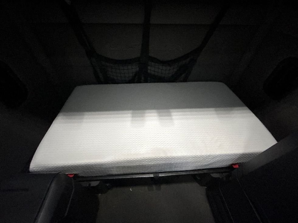 Sleeper Tractor-Heavy Duty Tractors-Freightliner-2022-T12664ST-Fort Worth-TX-386,299\n\t\tmiles-$ 84,500 - Image 17