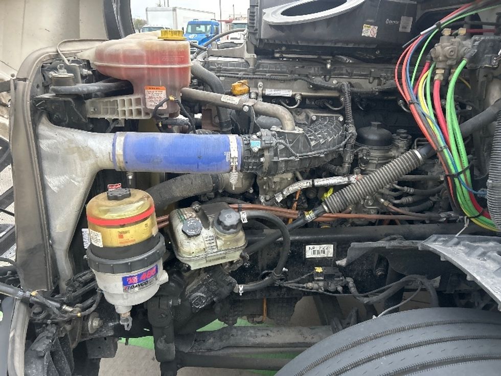 Sleeper Tractor-Heavy Duty Tractors-Freightliner-2022-T12664ST-Fort Worth-TX-386,299\n\t\tmiles-$ 84,500 - Image 21