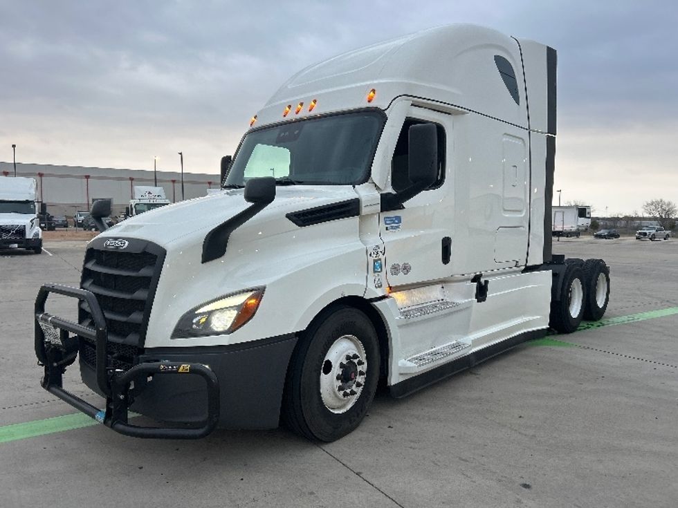 Sleeper Tractor-Heavy Duty Tractors-Freightliner-2022-T12664ST-Fort Worth-TX-386,299\n\t\tmiles-$ 84,500 - Image 3