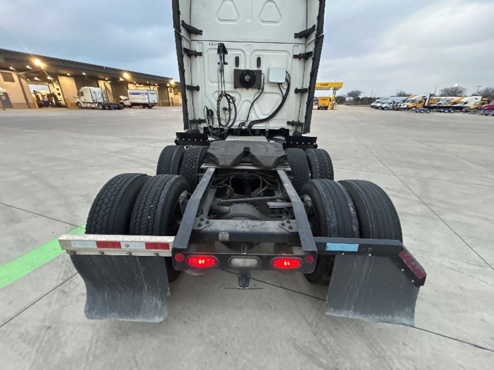 Sleeper Tractor-Heavy Duty Tractors-Freightliner-2022-T12664ST-Fort Worth-TX-386,299\n\t\tmiles-$ 84,500 - Image 6