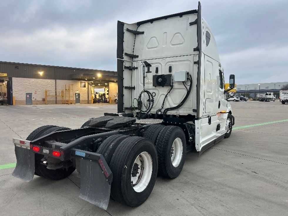 Sleeper Tractor-Heavy Duty Tractors-Freightliner-2022-T12664ST-Fort Worth-TX-386,299\n\t\tmiles-$ 84,500 - Image 7