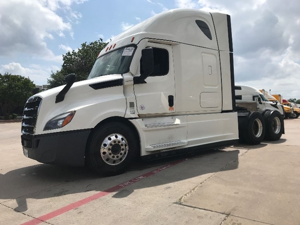Sleeper Tractor-Heavy Duty Tractors-Freightliner-2022-T12664ST-Fort Worth-TX-398,043\n\t\tmiles-$ 90,250 - Image 3