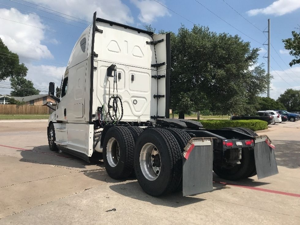 Sleeper Tractor-Heavy Duty Tractors-Freightliner-2022-T12664ST-Fort Worth-TX-398,043\n\t\tmiles-$ 90,250 - Image 5