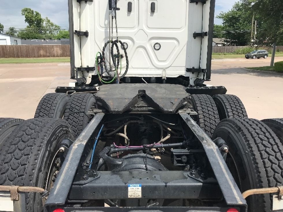 Sleeper Tractor-Heavy Duty Tractors-Freightliner-2022-T12664ST-Fort Worth-TX-398,043\n\t\tmiles-$ 90,250 - Image 6