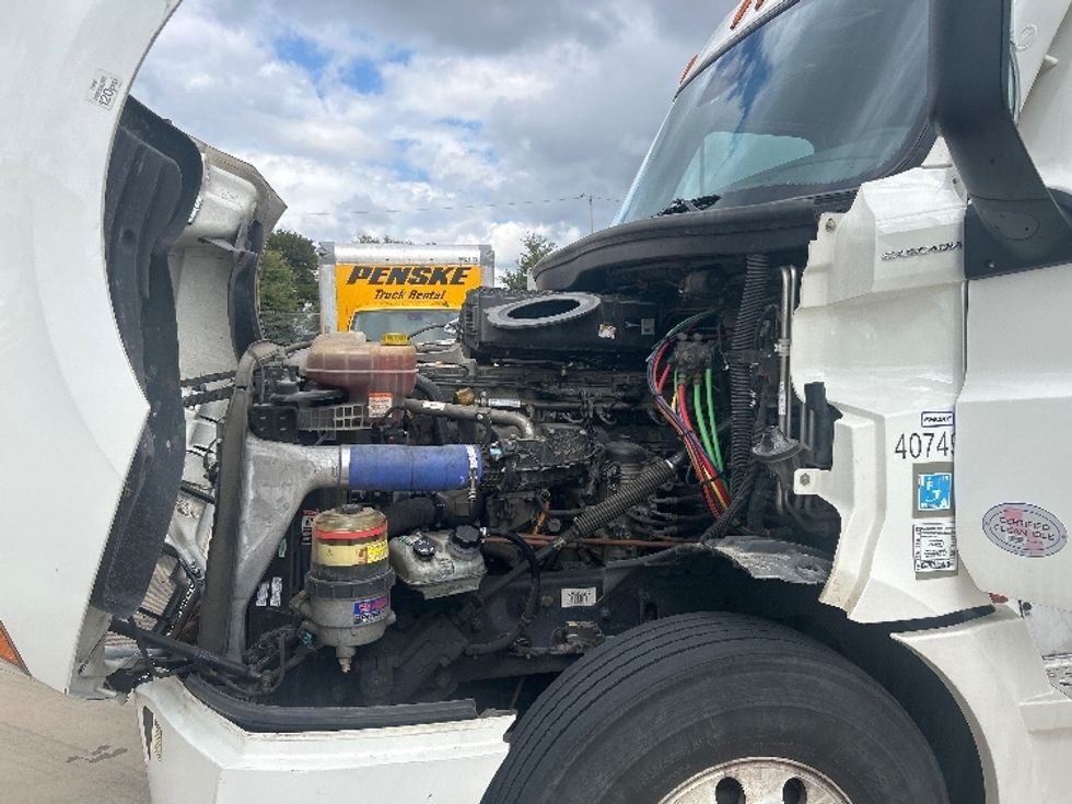 Sleeper Tractor-Heavy Duty Tractors-Freightliner-2022-T12664ST-Fort Worth-TX-456,447\n\t\tmiles-$ 81,750 - Image 20