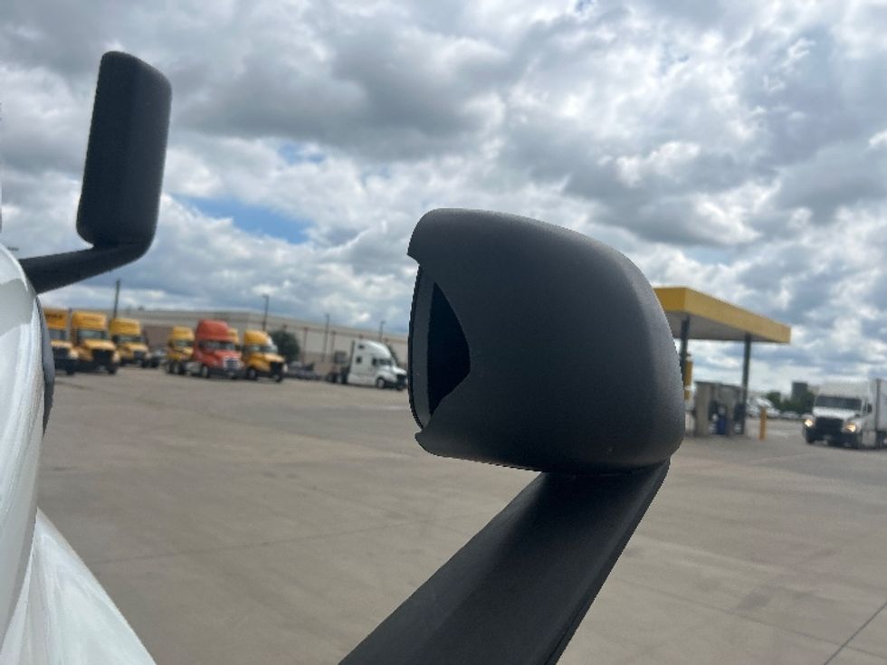 Sleeper Tractor-Heavy Duty Tractors-Freightliner-2022-T12664ST-Fort Worth-TX-456,447\n\t\tmiles-$ 81,750 - Image 25