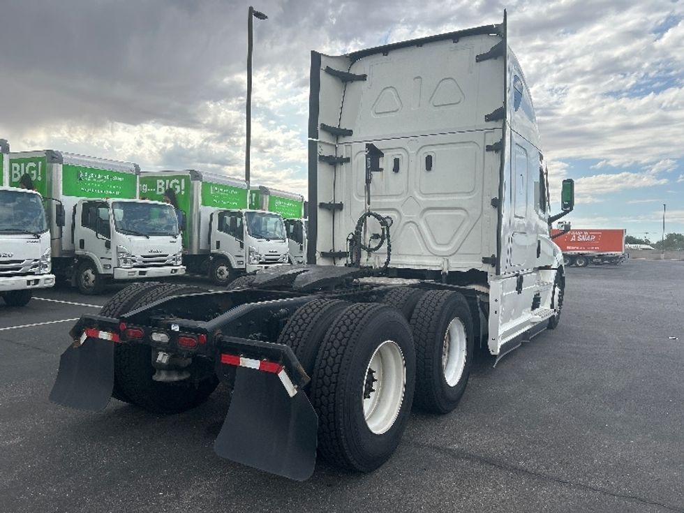 Sleeper Tractor-Heavy Duty Tractors-Freightliner-2022-T12664ST-Fort Worth-TX-539,200\n\t\tmiles-$ 70,500 - Image 5