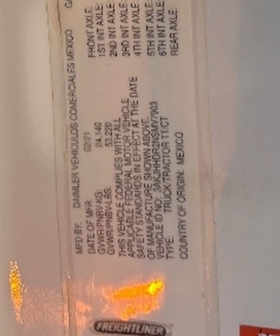 Sleeper Tractor-Heavy Duty Tractors-Freightliner-2022-T12664ST-Fort Worth-TX-542,283\n\t\tmiles-$ 68,750 - Image 22